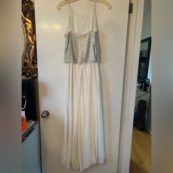Aidan Mattox Gown - Picture 2 of 5